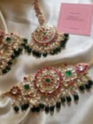 Saumyata Kundan Minimal bridal set