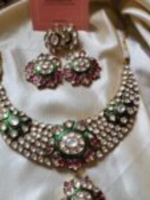 Divya Kundan Necklace Set
