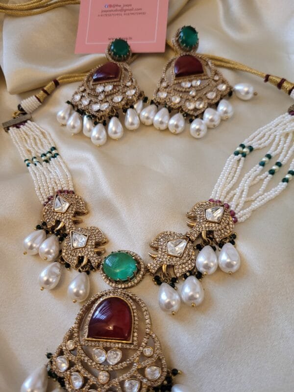 Pihu Necklace Set - Image 3