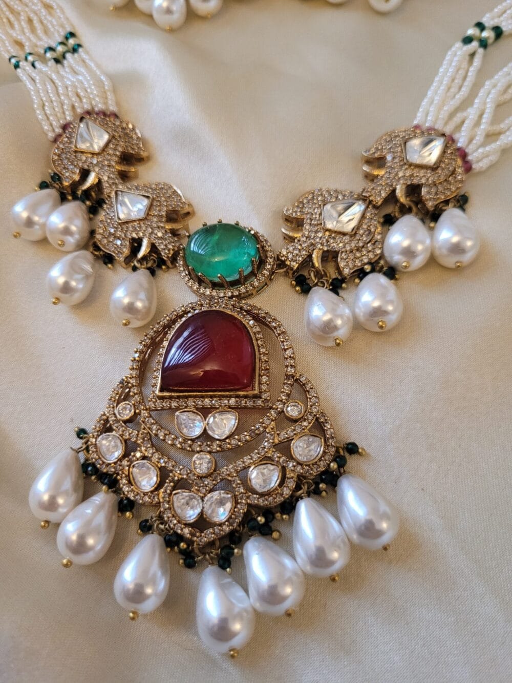 Pihu Necklace Set - Image 2