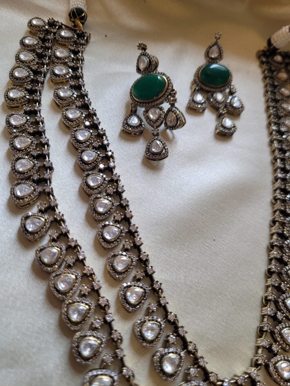 Vachi Polki layered Necklace Set - Image 5
