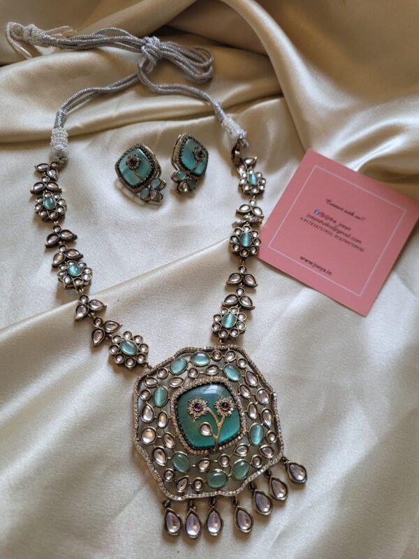 Mint Necklace Set