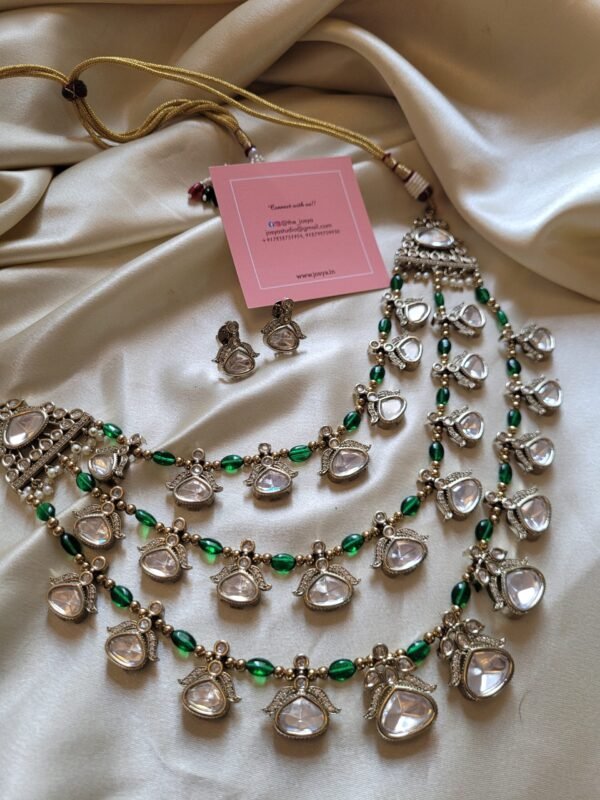 Ojasvi Polki Emerald Necklace Set