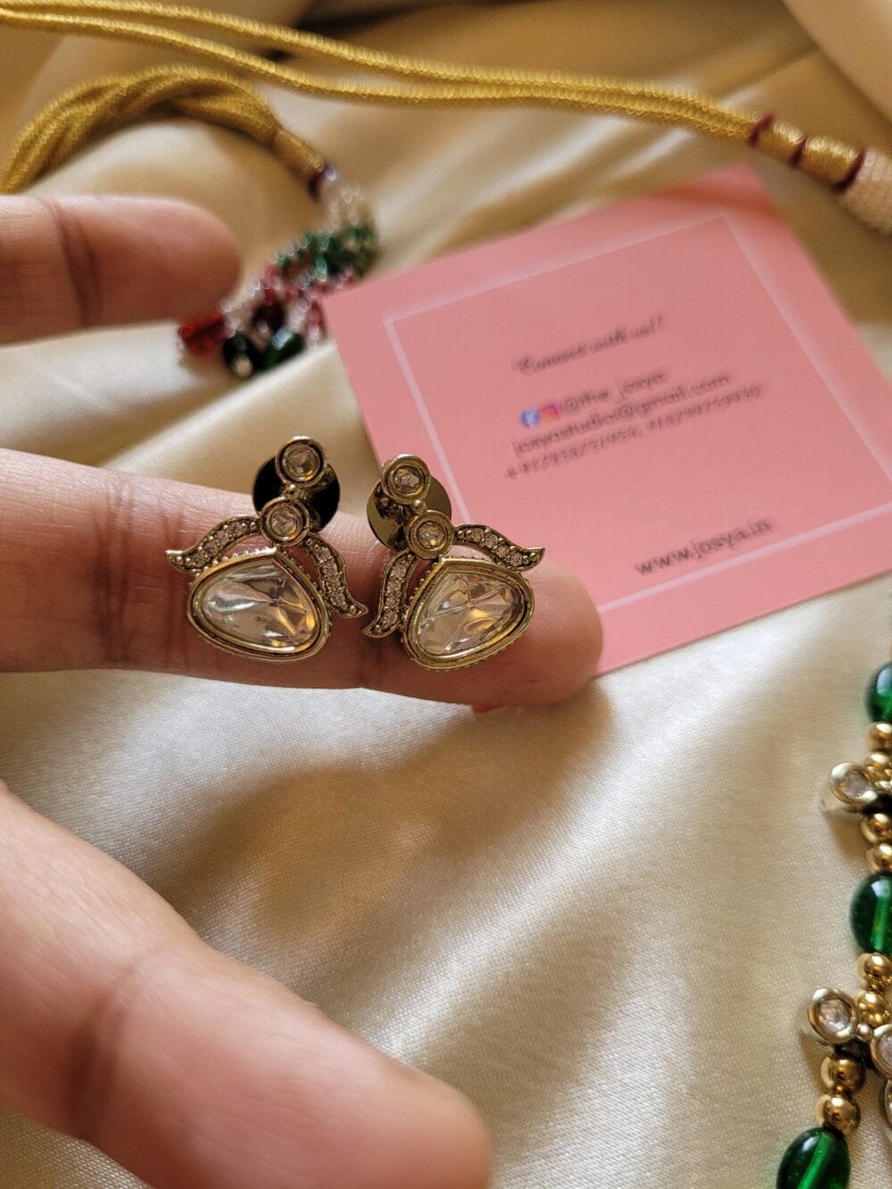 Ojasvi Polki Emerald Necklace Set - Image 5