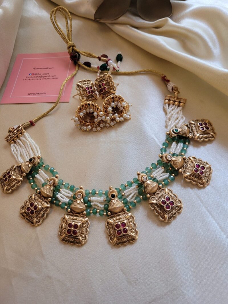 Tanishka Necklace Set