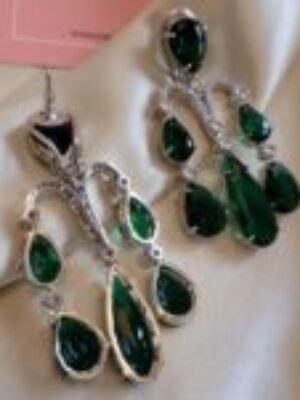 Ayaana Emerald Diamond Earrings