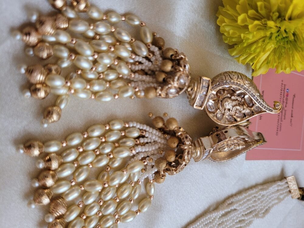 Vidmahi Pendant Necklace Set - Image 12