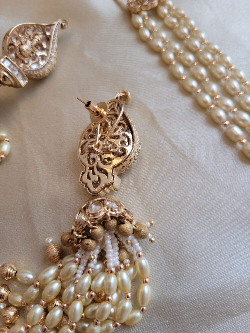 Vidmahi Pendant Necklace Set - Image 9