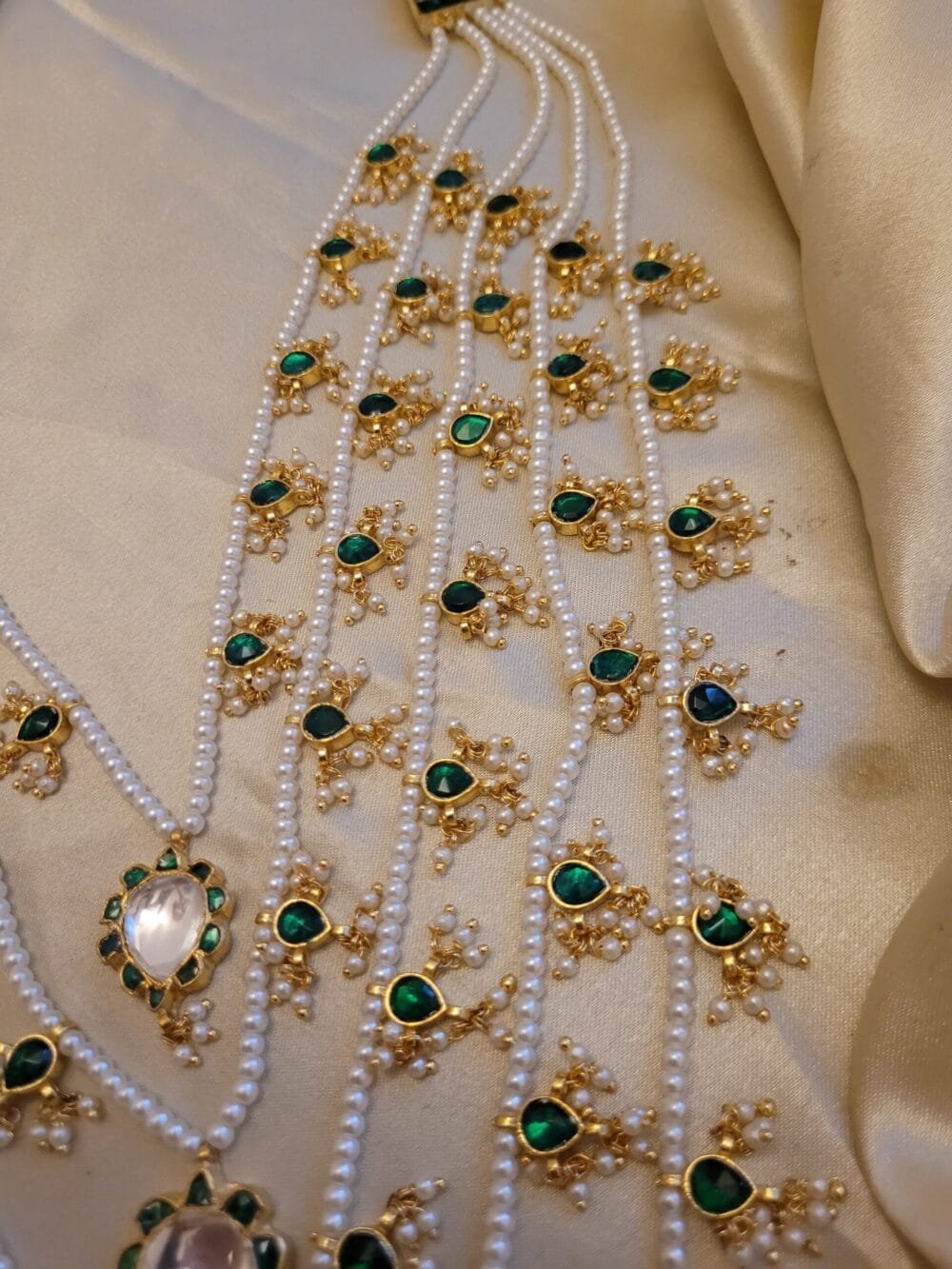 Anaisha Kundan Five Layered Set - Image 3