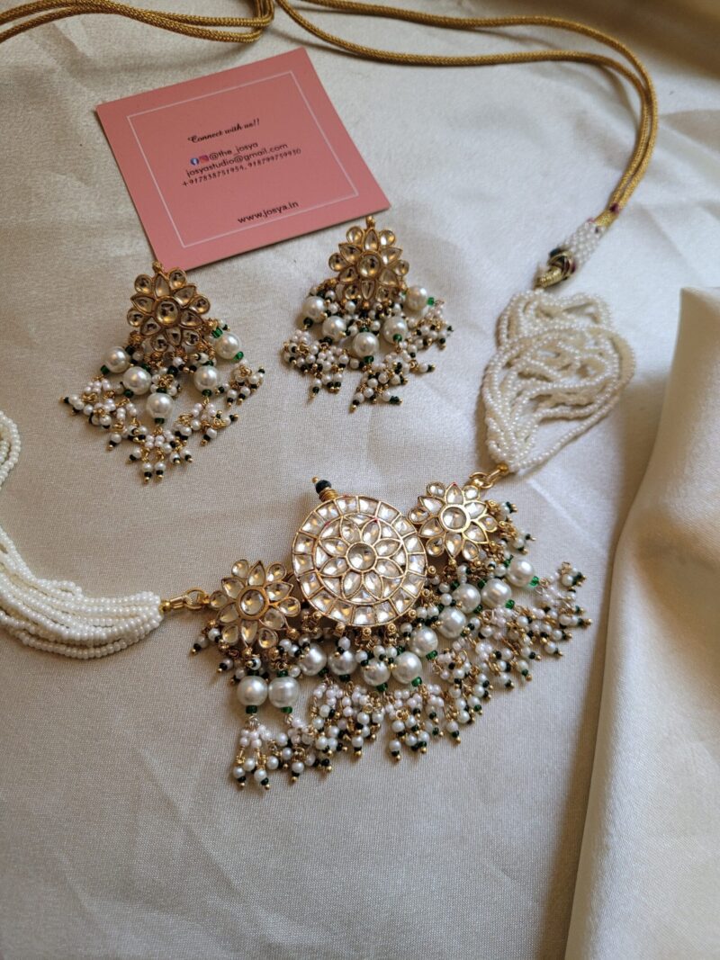 Aashna Kundan Choker Set