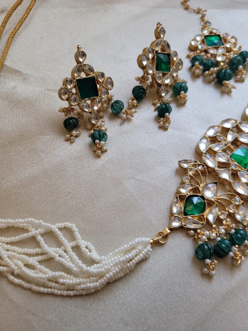 Avya Kundan Choker Set - Image 4