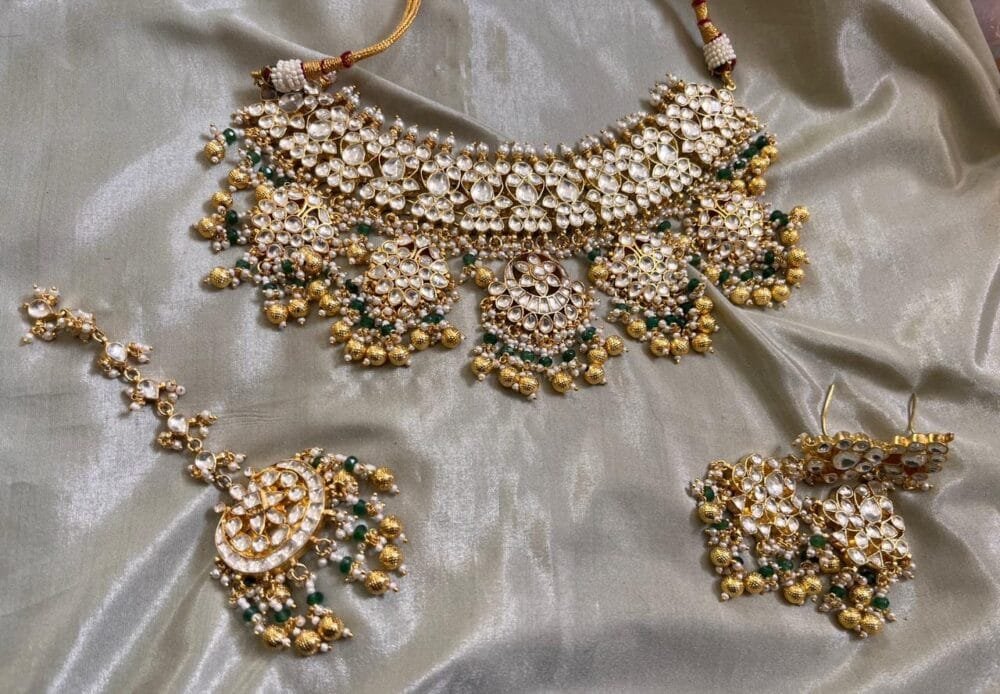 Mohini Kundan Necklace set (MADE ON ORDER)