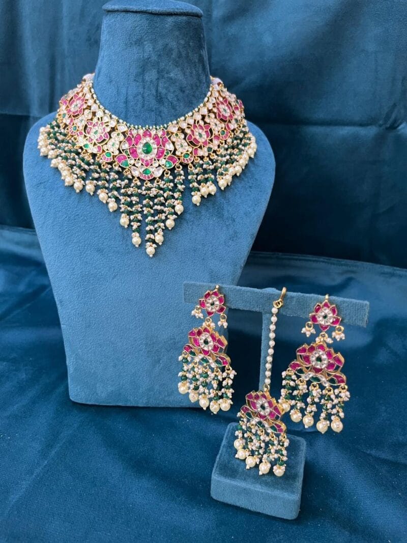 Devika Kundan Necklace set (MADE ON ORDER)