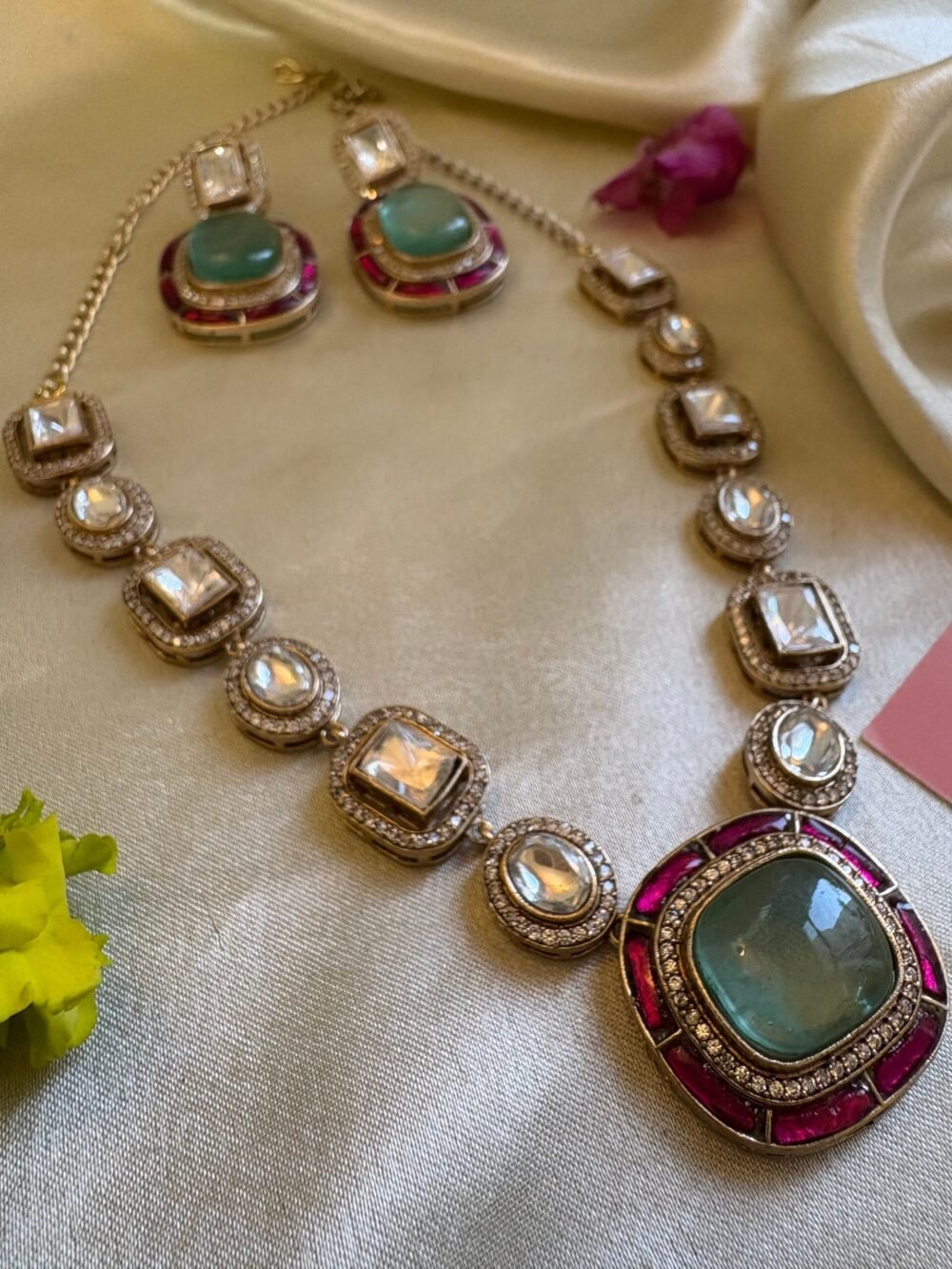 Isabella Polki Necklace set - Image 8