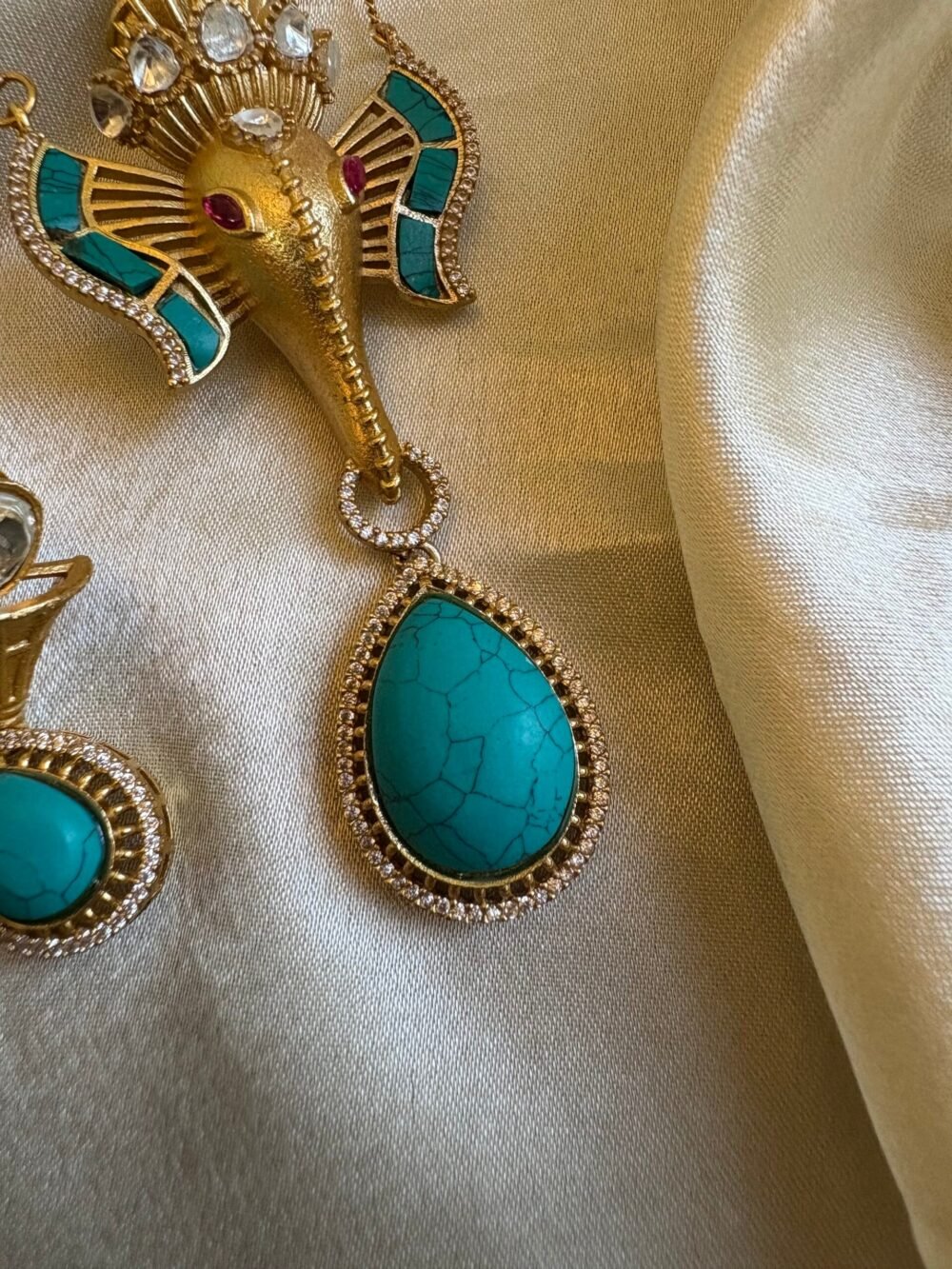 Siddhika Pendant Necklace Set - Image 5