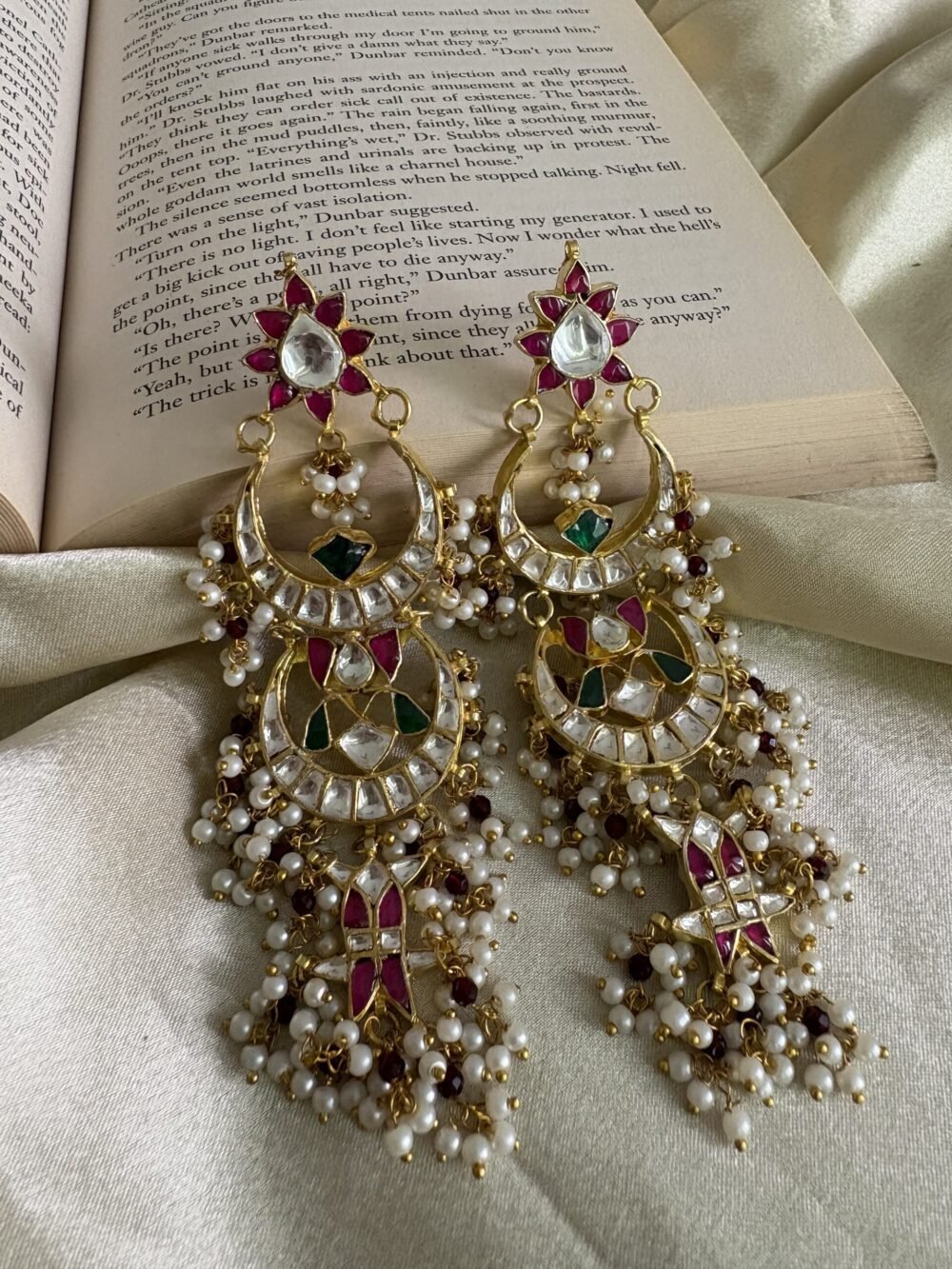 Vainavi Oversized Kundan Earrings
