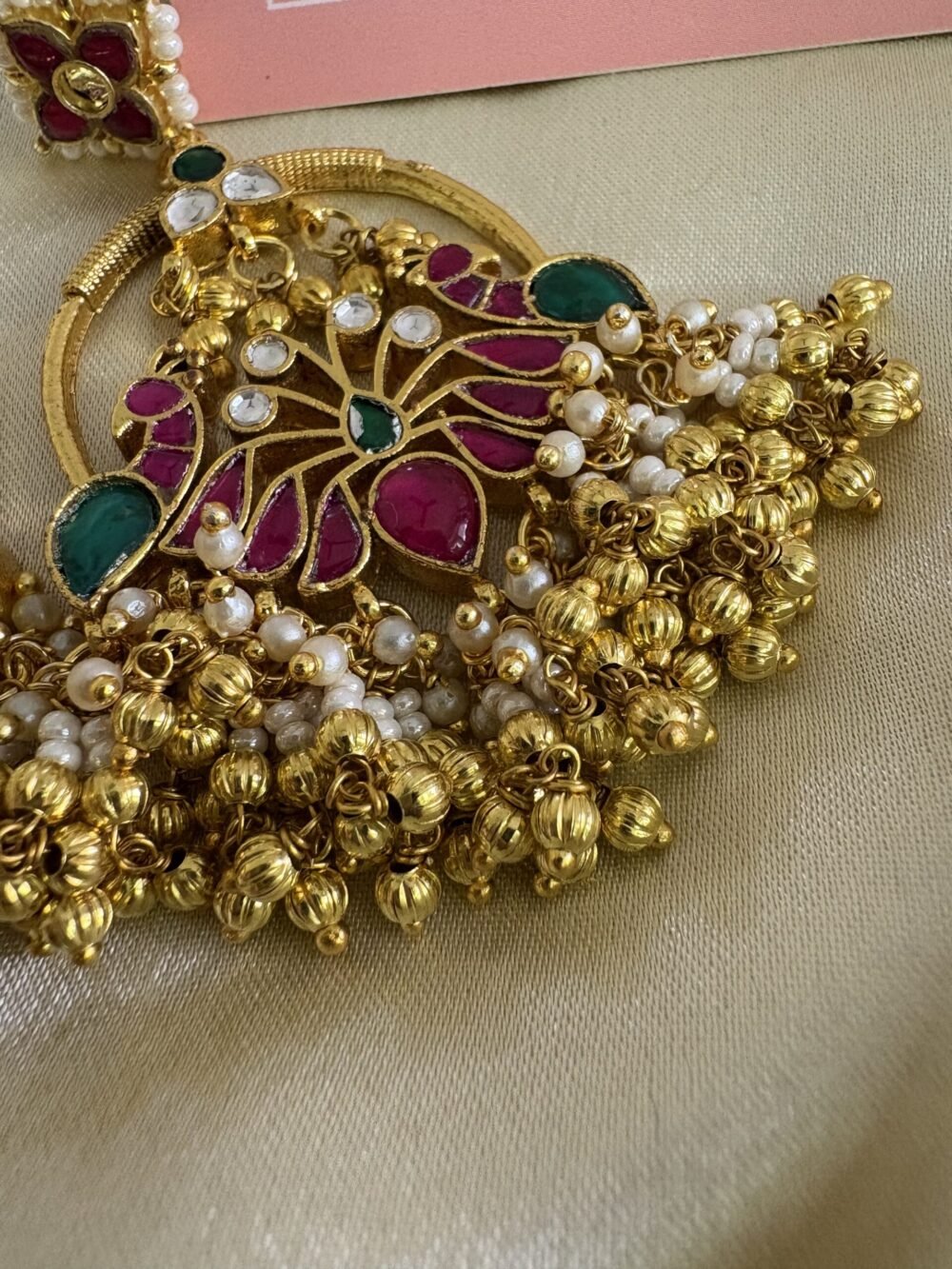 Sona Kundan Earrings - Image 3