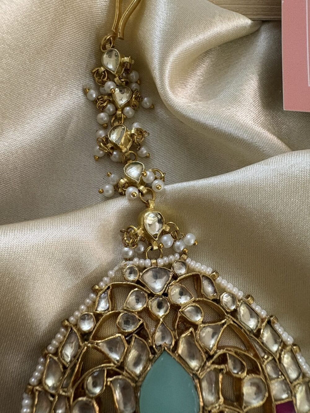 Tanushri Oversized Kundan Maangtikka - Image 4