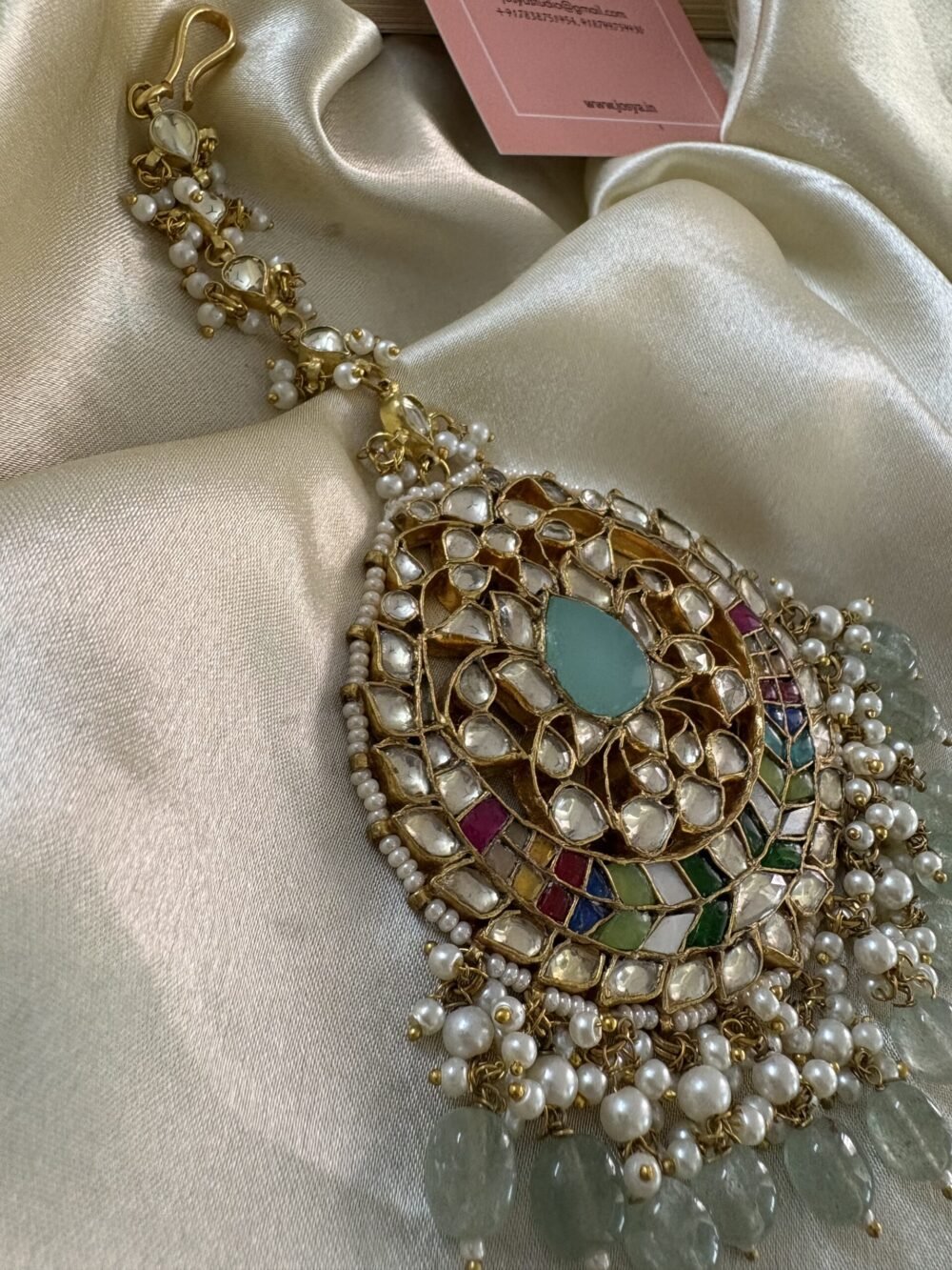 Tanushri Oversized Kundan Maangtikka - Image 5