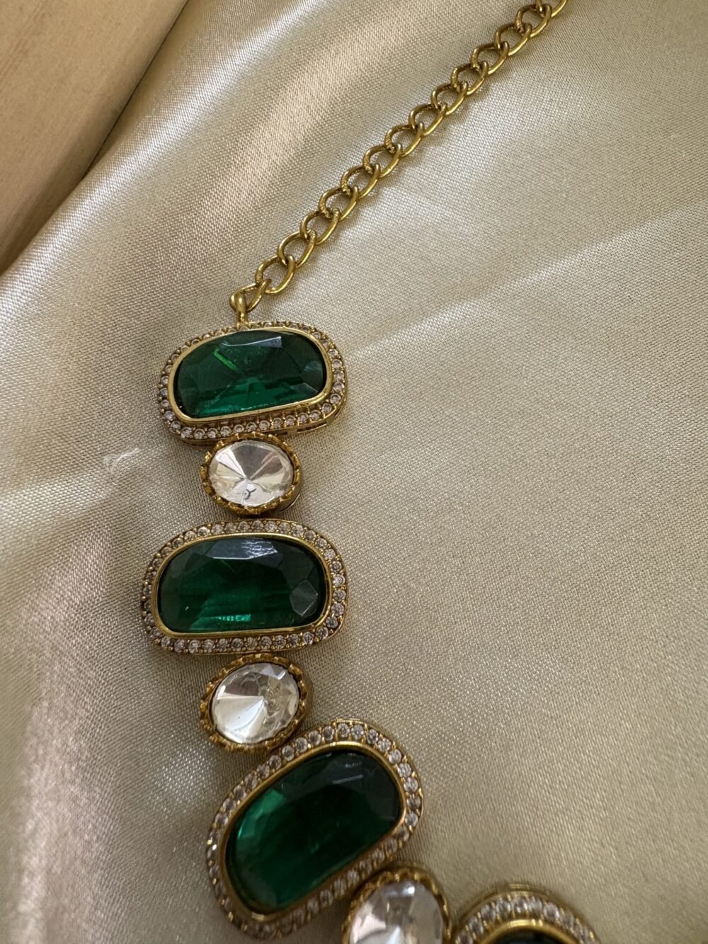 Amara Polki Necklace set (Emerald) - Image 4