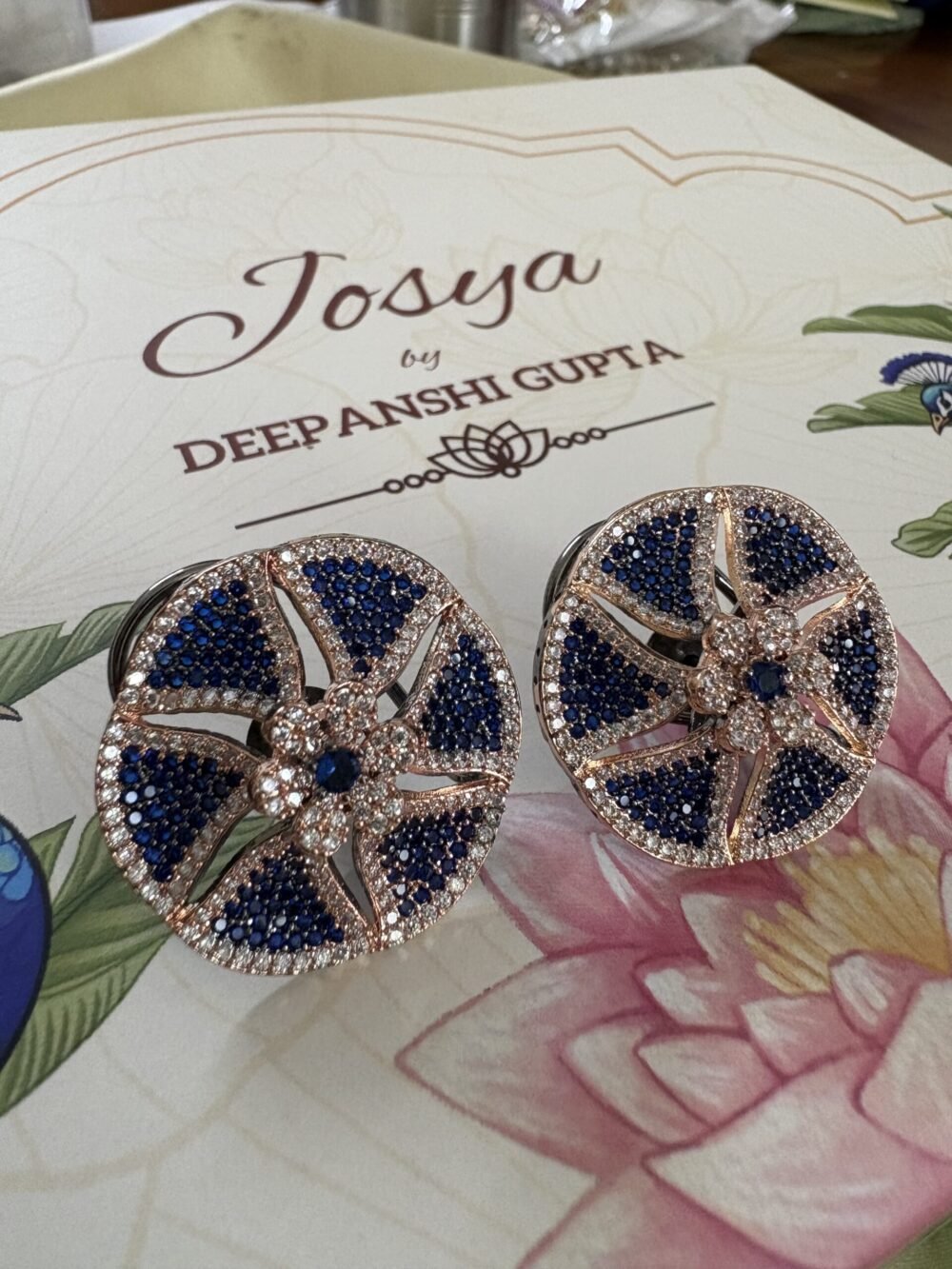 Isla Stud earrings (Blue sapphire)
