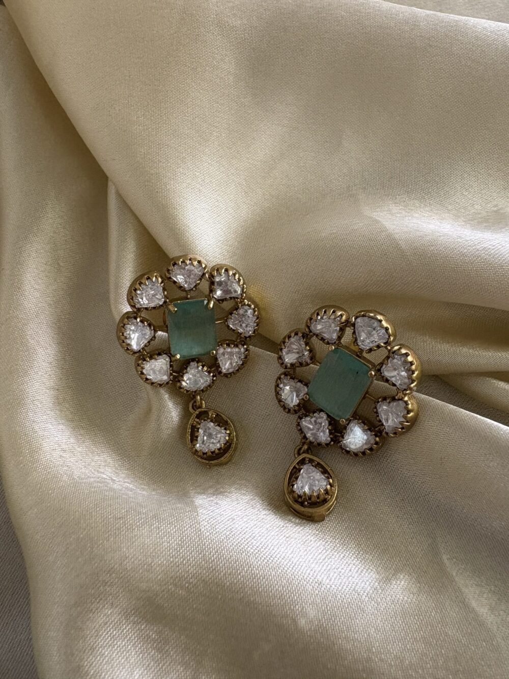 Meenal Polki Pendant Necklace Set - Image 8