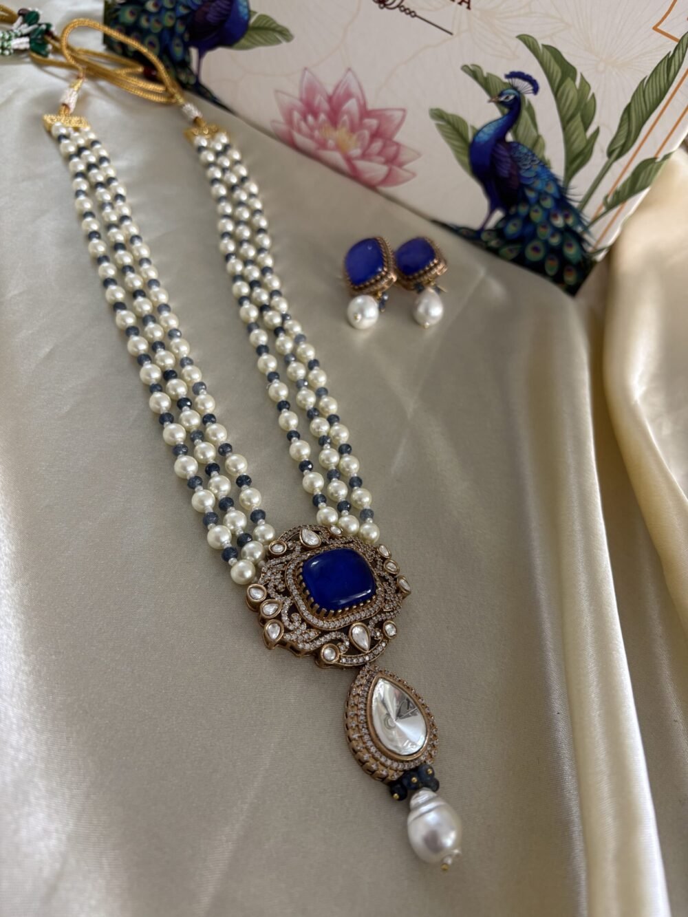 Mohati Polki Pendant Necklace Set - Image 7