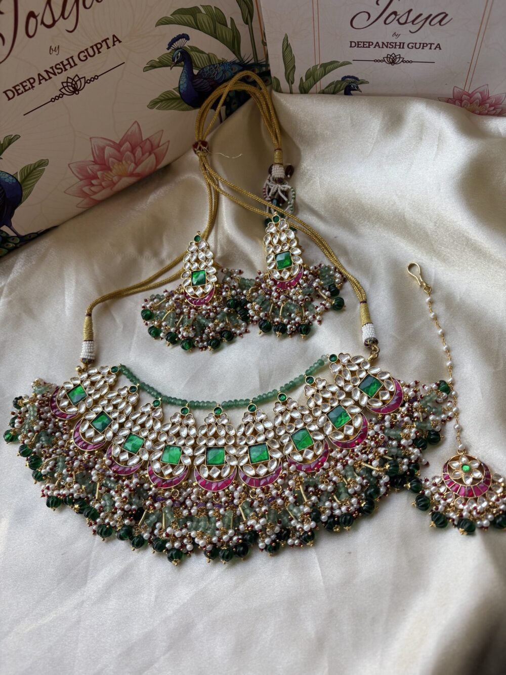 Mrinal Bridal Necklace  Set - Image 9