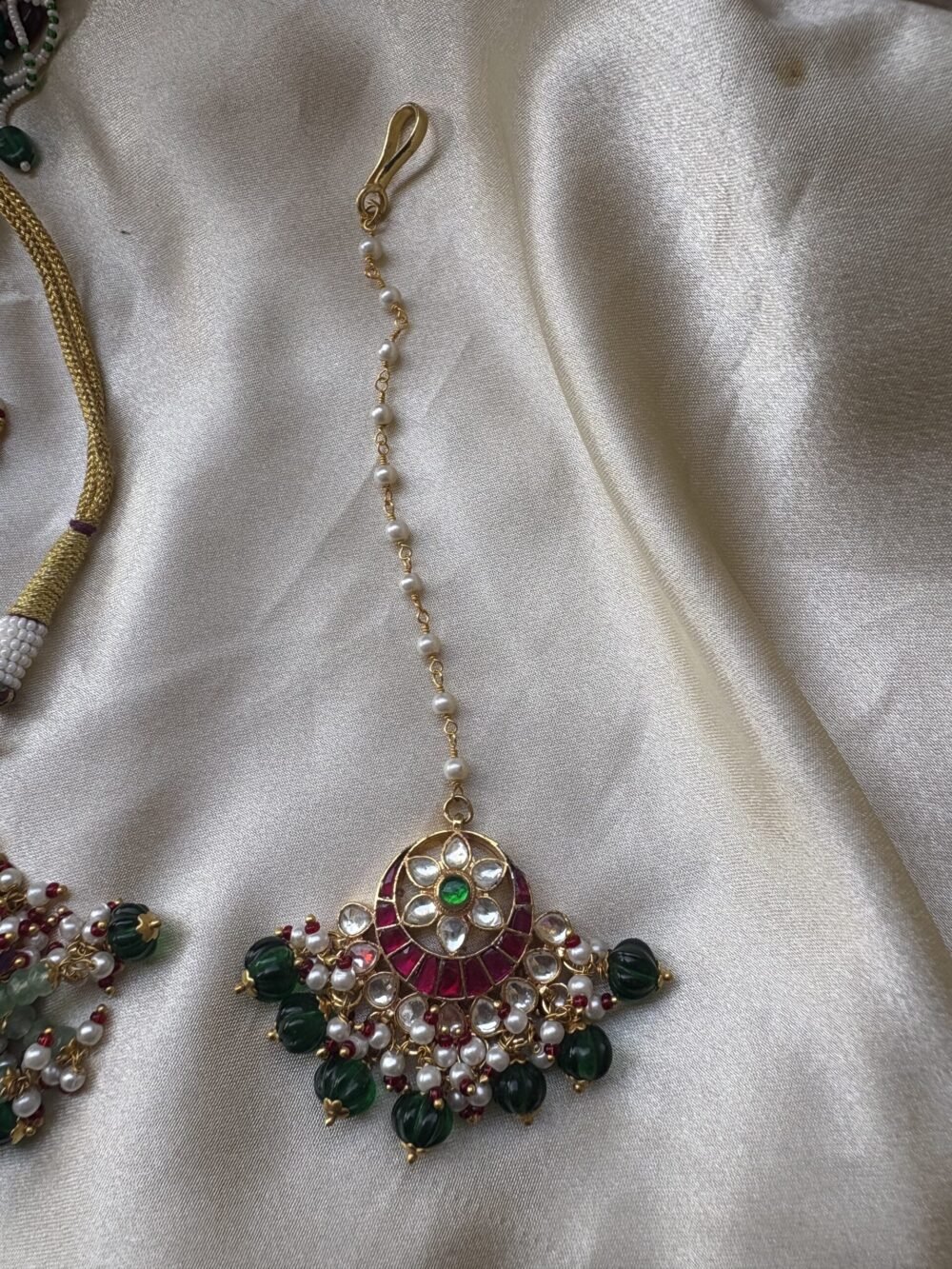 Mrinal Bridal Necklace  Set - Image 6