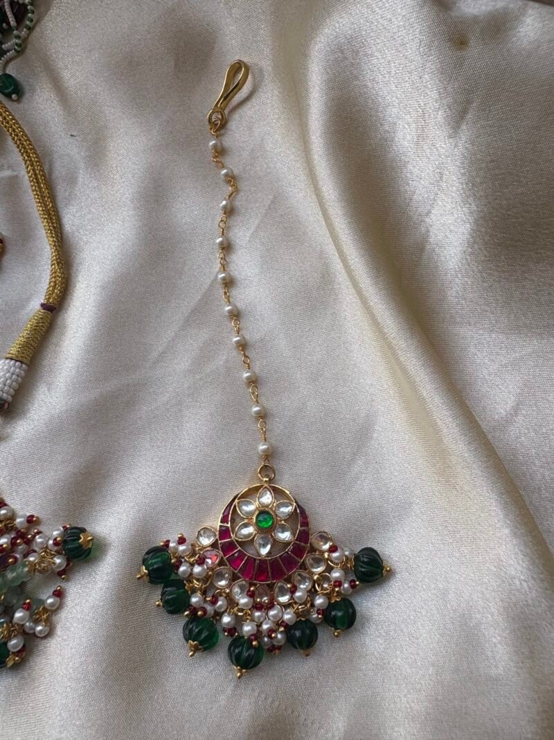 Mrinal Bridal Necklace  Set - Image 6