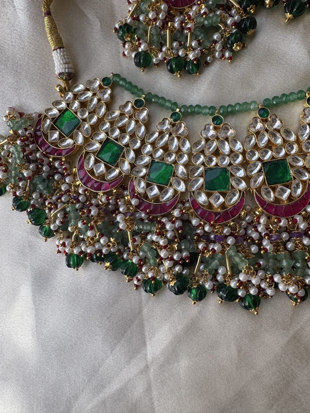 Mrinal Bridal Necklace  Set - Image 8