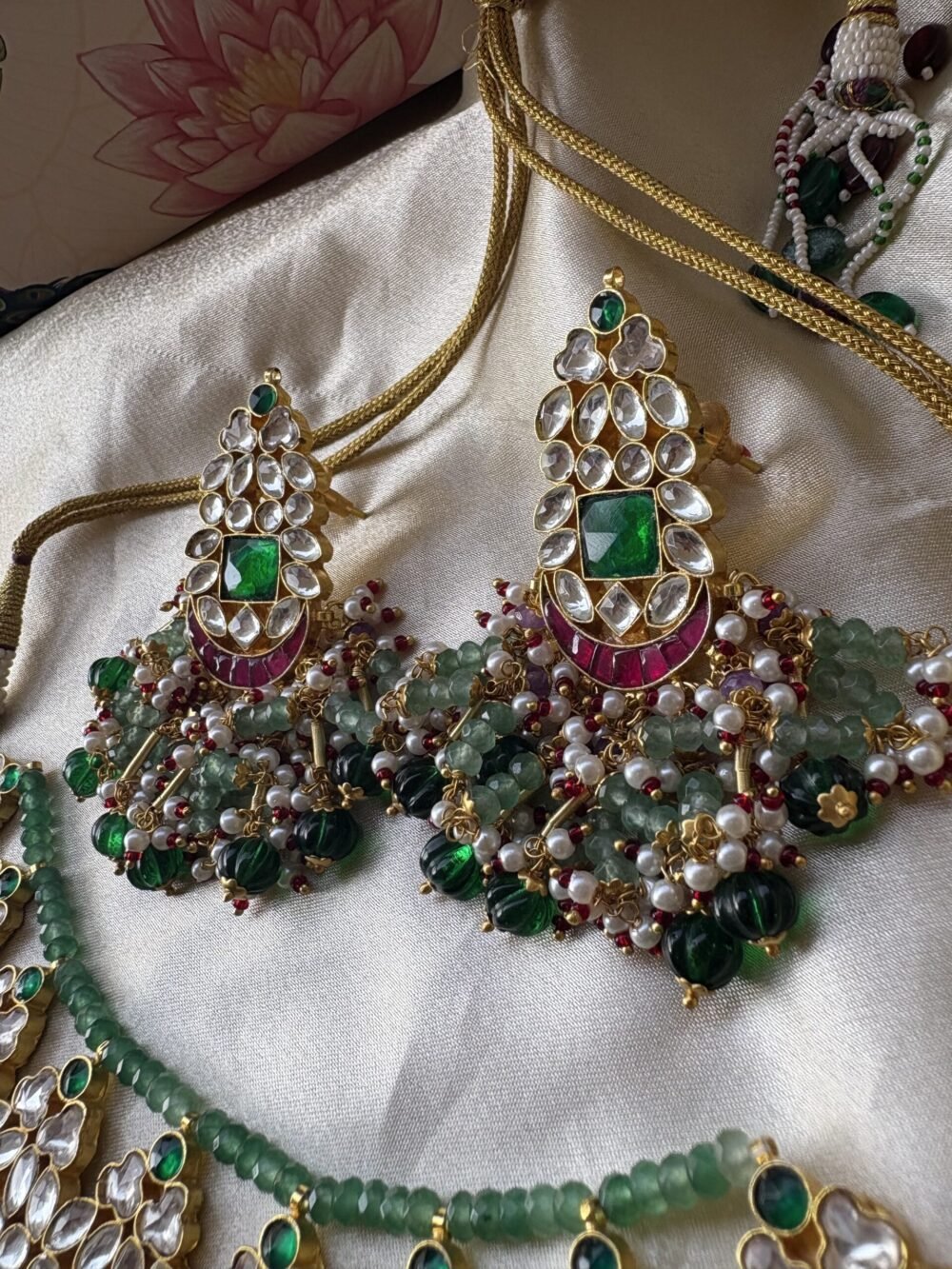 Mrinal Bridal Necklace  Set - Image 5