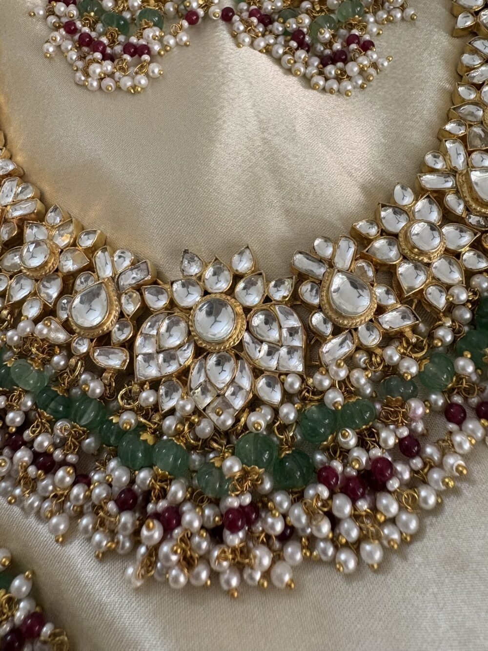 Eshwari Bridal Kundan Necklace  Set - Image 2