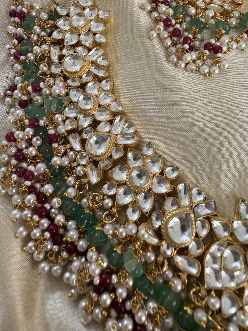 Eshwari Bridal Kundan Necklace  Set - Image 3