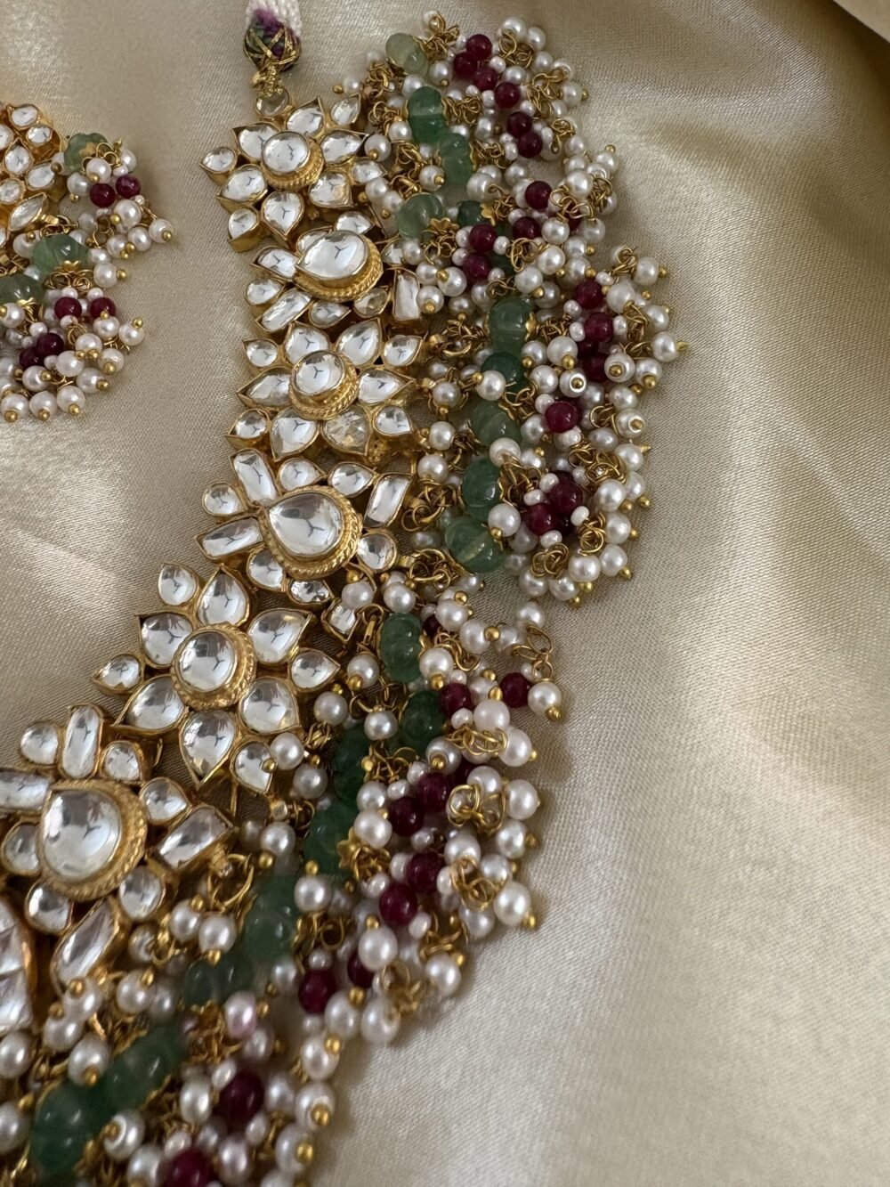 Eshwari Bridal Kundan Necklace  Set - Image 4