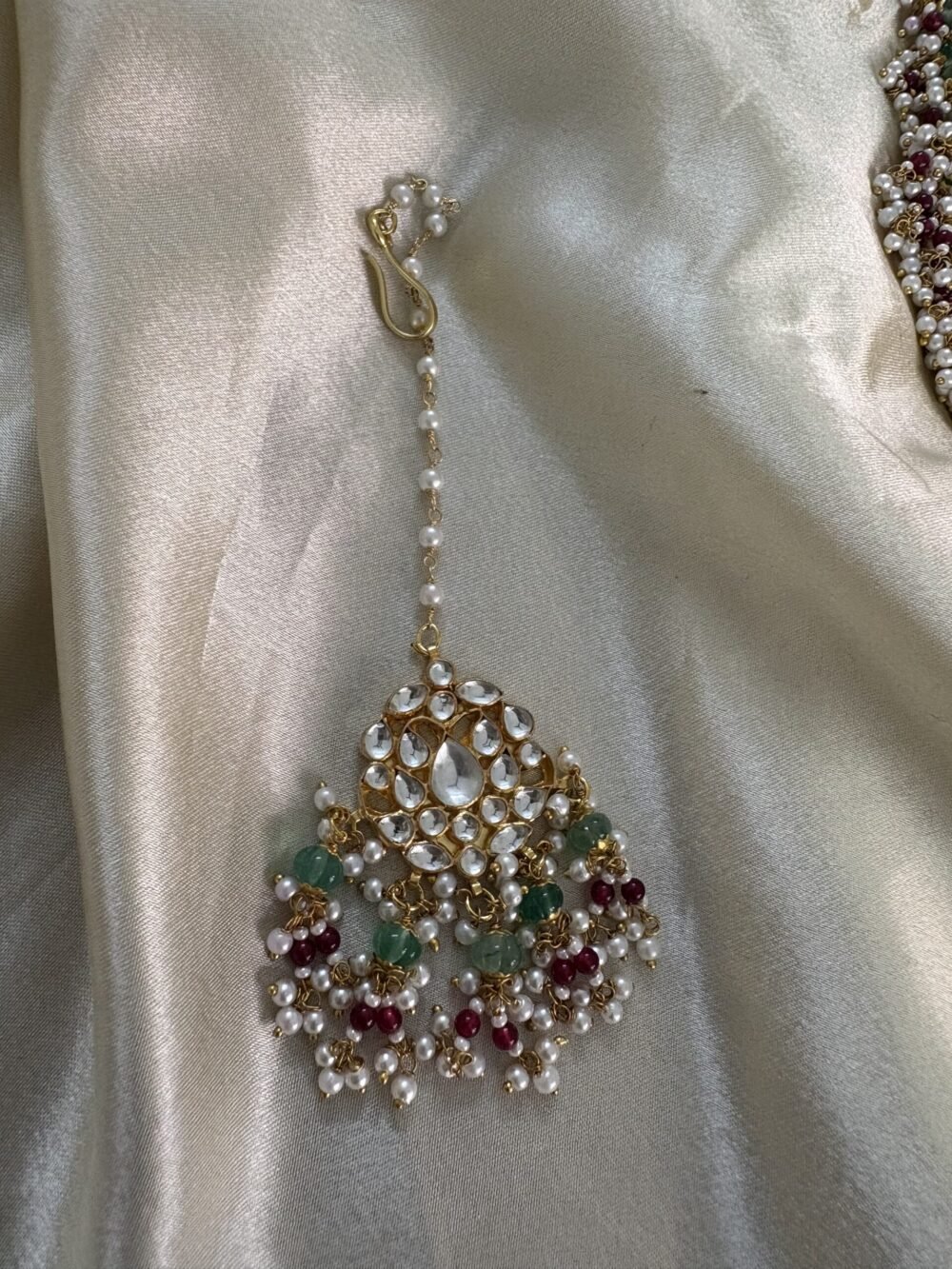 Eshwari Bridal Kundan Necklace  Set - Image 7