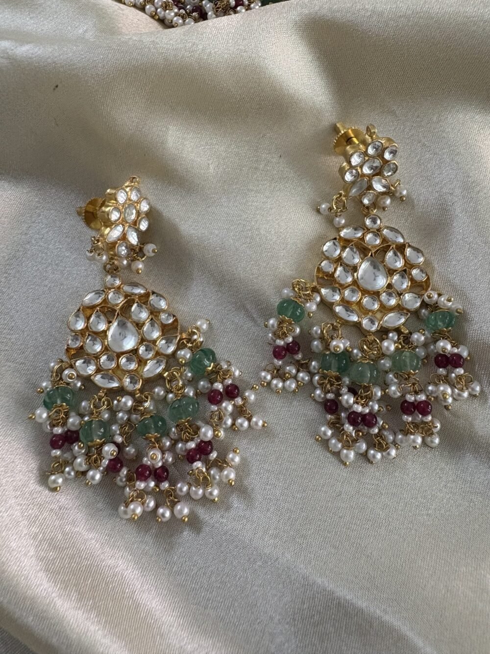 Eshwari Bridal Kundan Necklace  Set - Image 5
