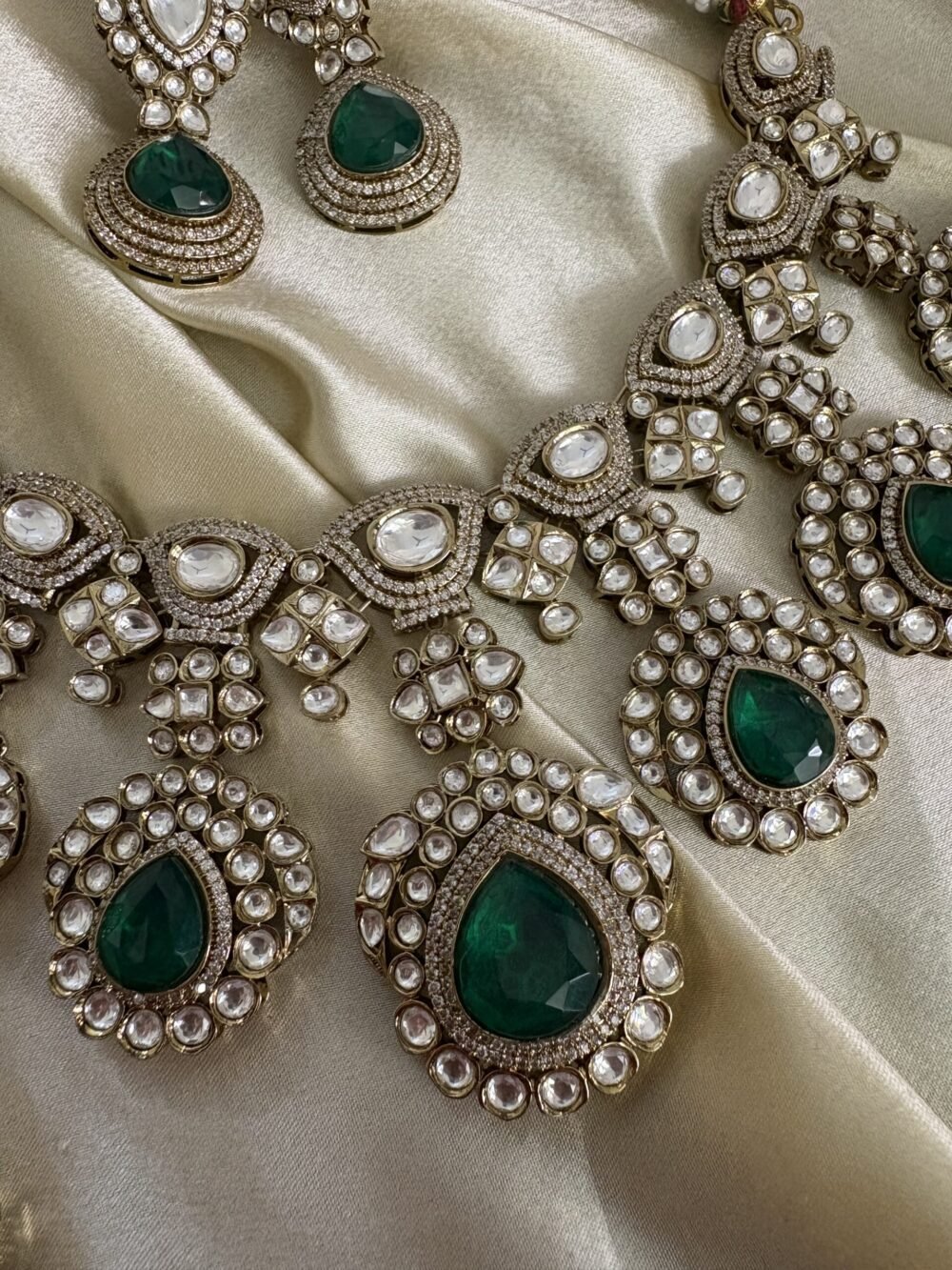 Kaasni Polki Bridal Necklace Set - Image 6