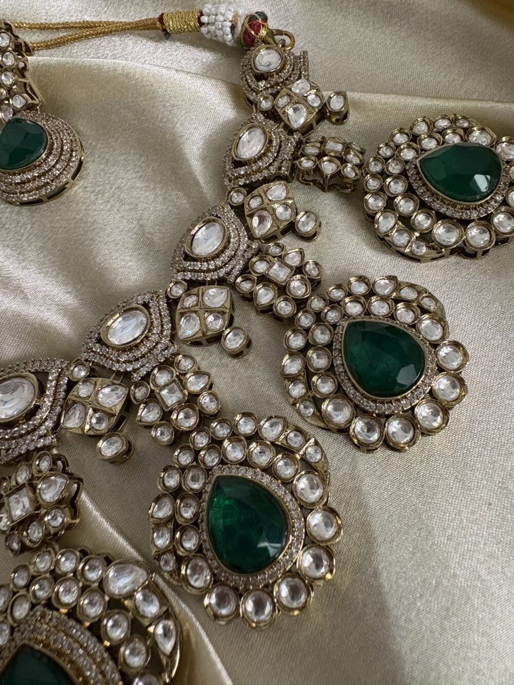 Kaasni Polki Bridal Necklace Set - Image 8