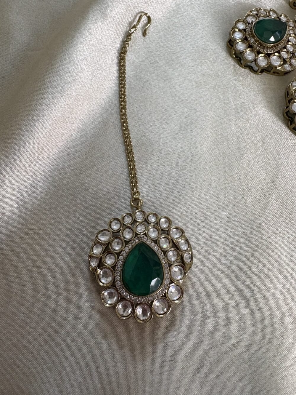 Kaasni Polki Bridal Necklace Set - Image 11