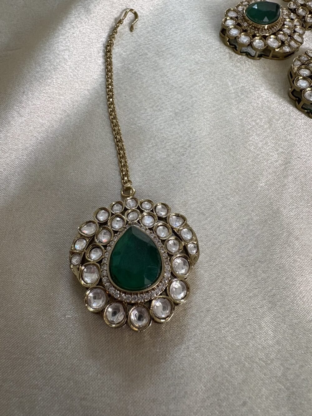 Kaasni Polki Bridal Necklace Set - Image 12