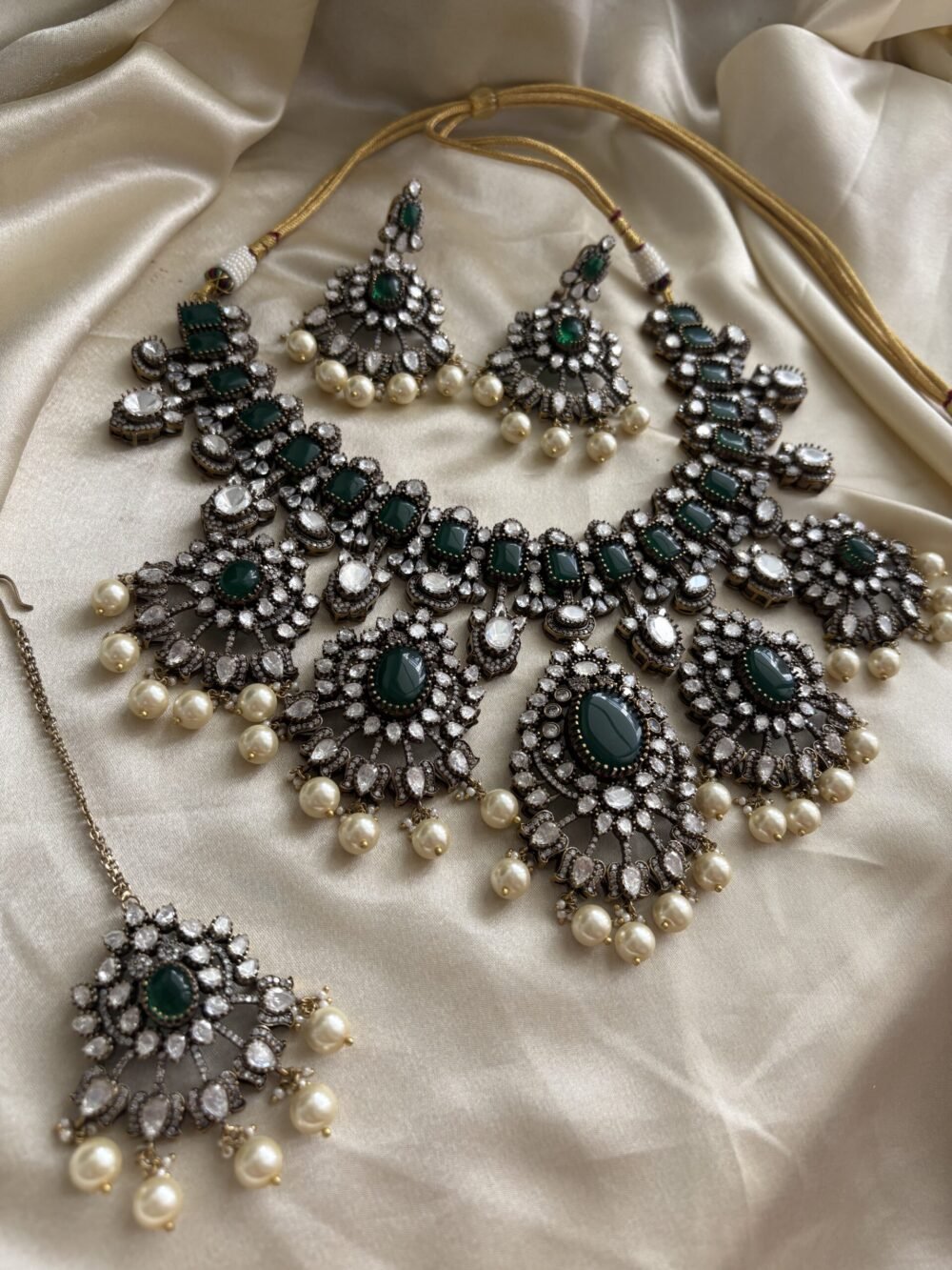 Prakriti Polki Bridal Necklace Set - Image 13