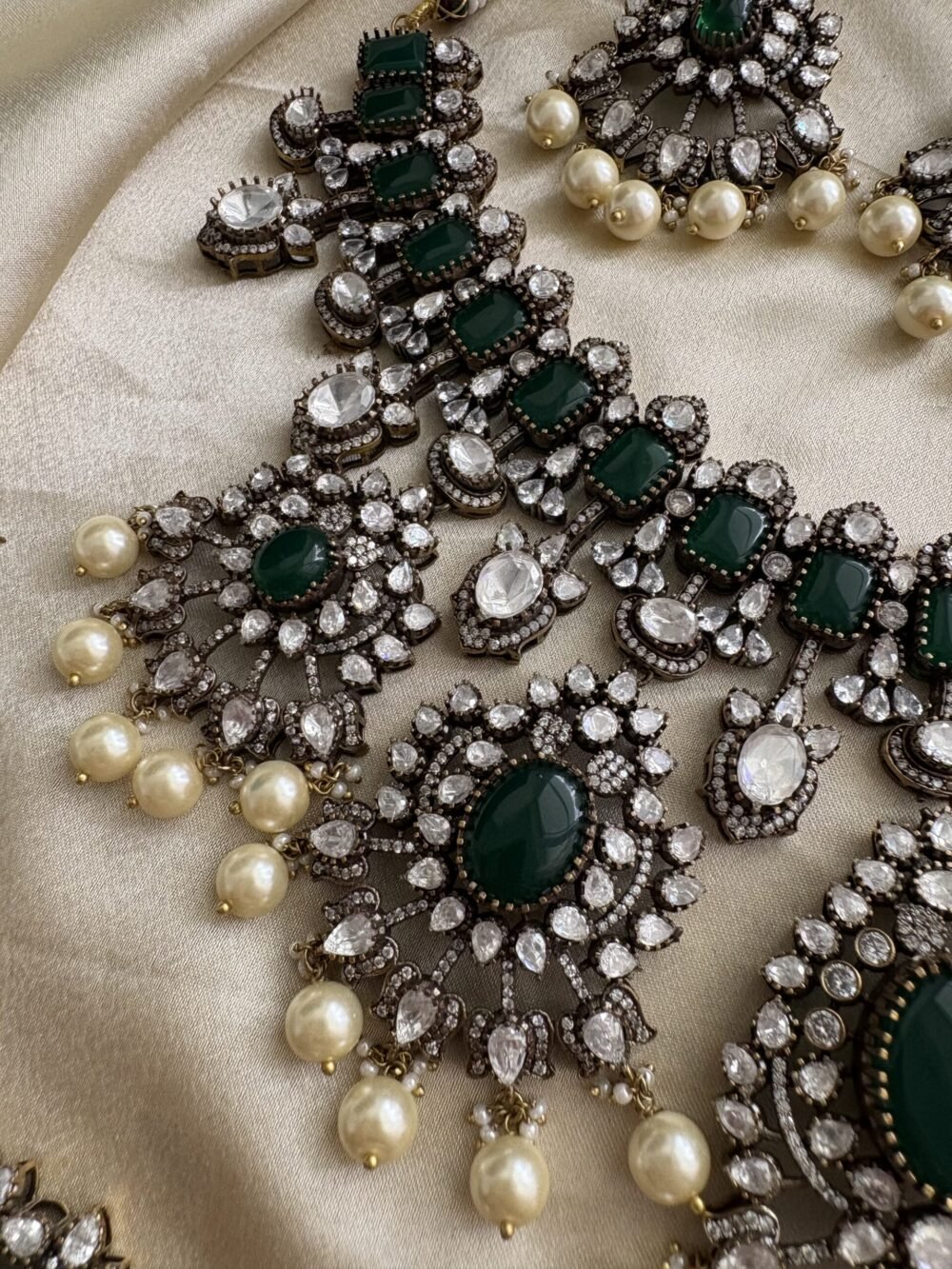 Prakriti Polki Bridal Necklace Set - Image 7