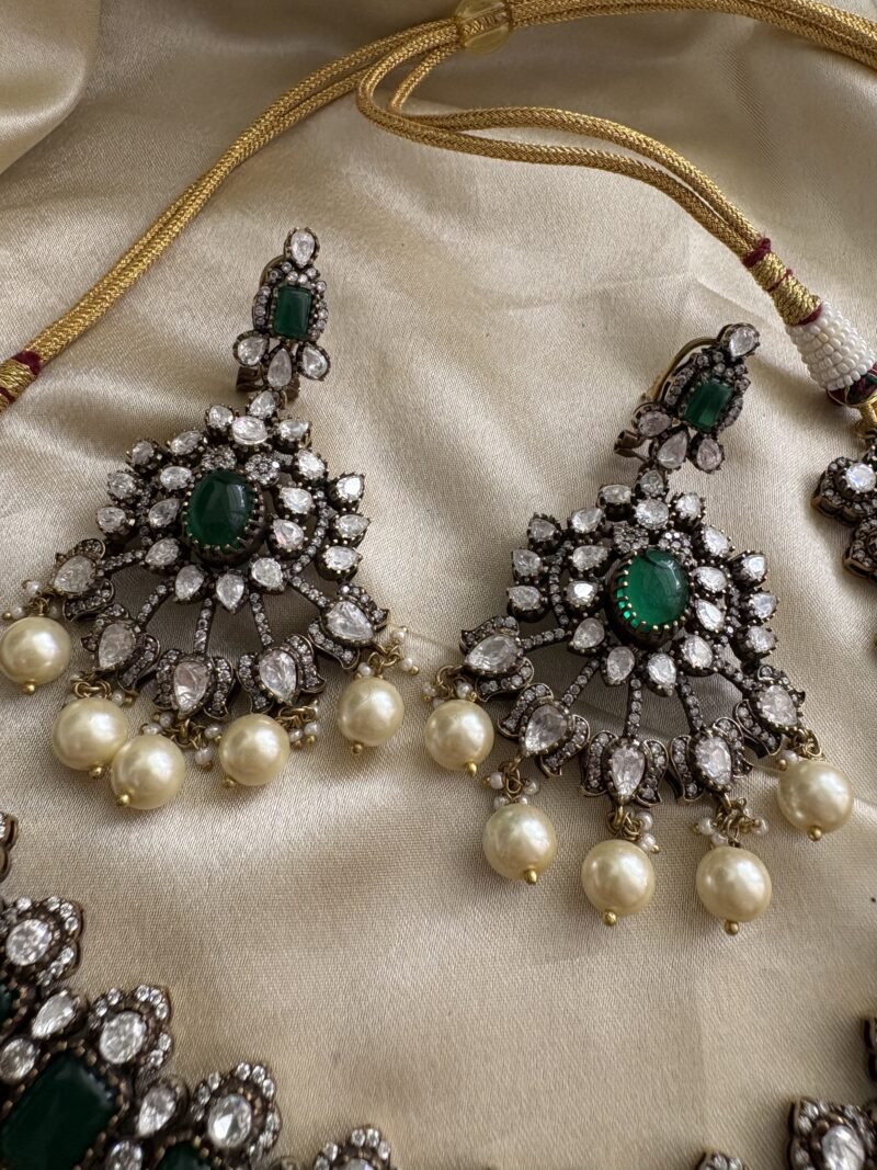 Prakriti Polki Bridal Necklace Set - Image 5