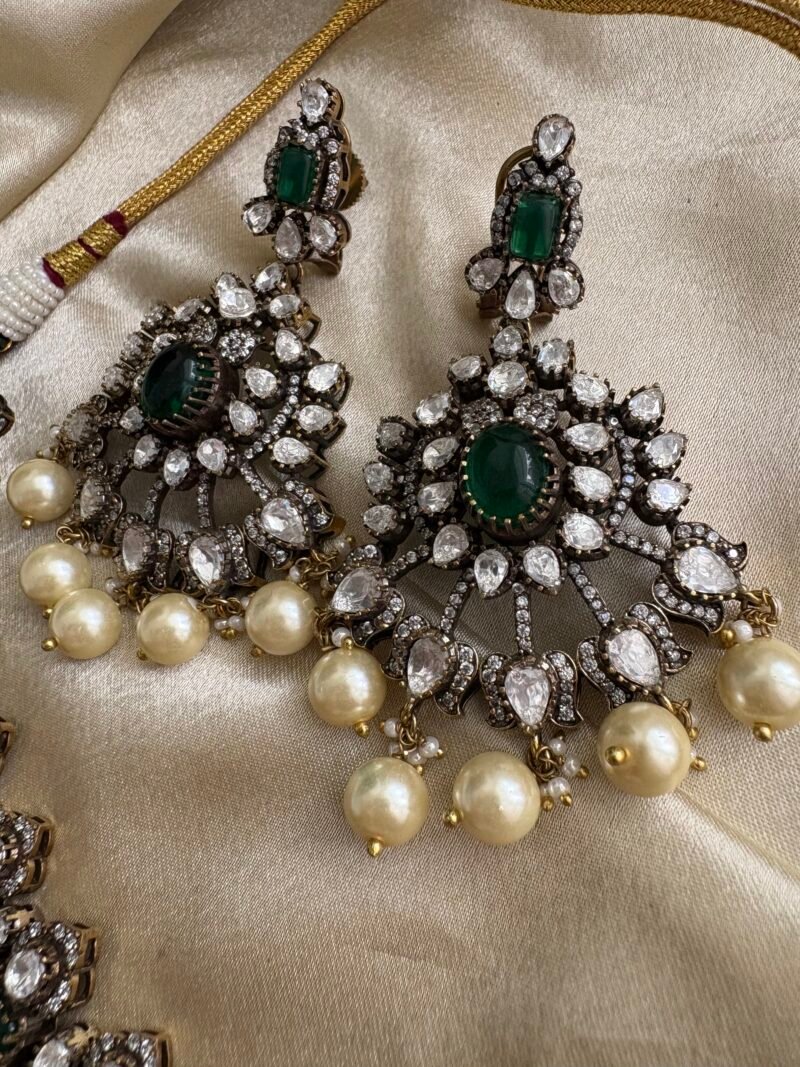 Prakriti Polki Bridal Necklace Set - Image 6