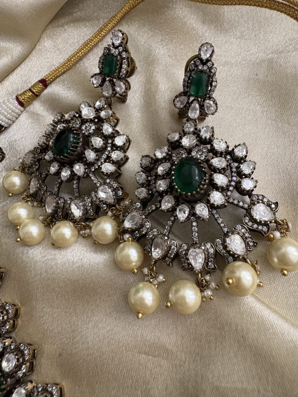 Prakriti Polki Bridal Necklace Set - Image 10