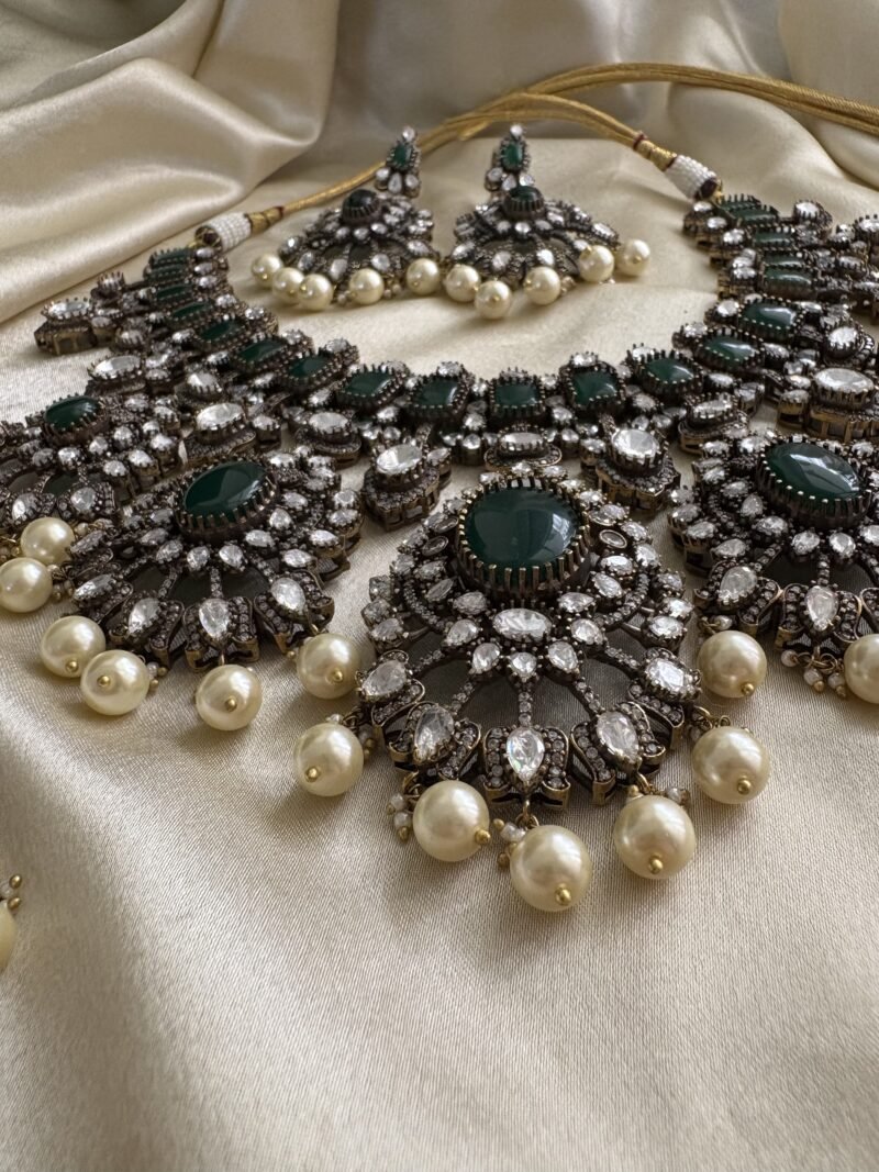 Prakriti Polki Bridal Necklace Set - Image 3