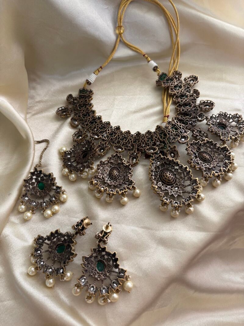 Prakriti Polki Bridal Necklace Set - Image 10