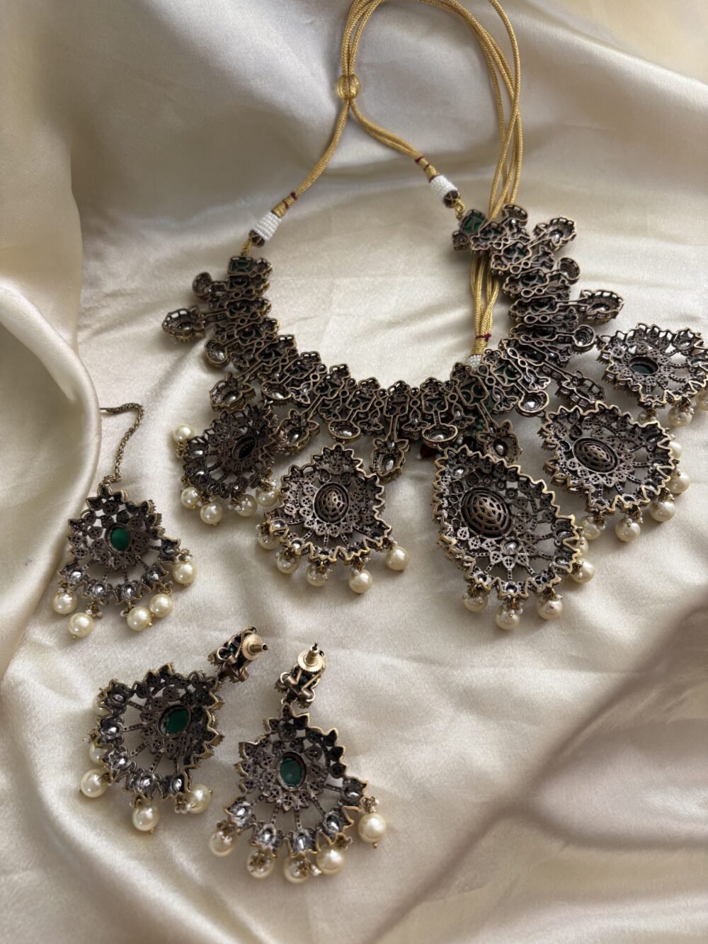 Prakriti Polki Bridal Necklace Set - Image 12