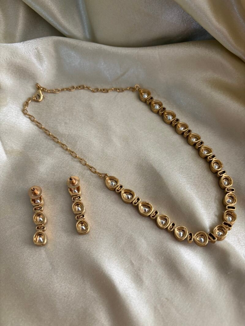 Zoya Necklace Set - Image 6